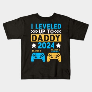 I Leveled Up To Daddy 2024 Gamer Soon To Be Dad 2024 Kids T-Shirt